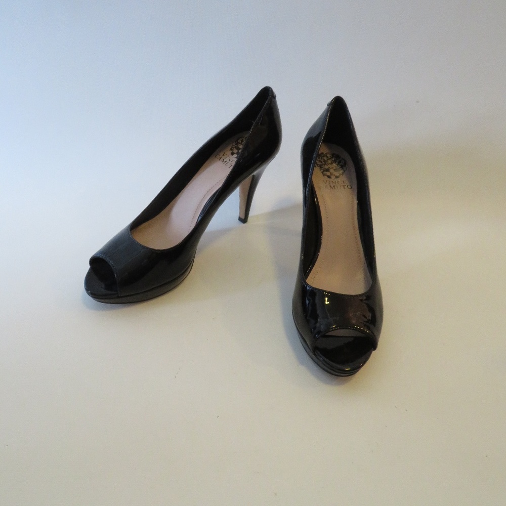 VINCE CAMUTO ASHLYNN PATENT LEATHER HEELS PUMPS 8*